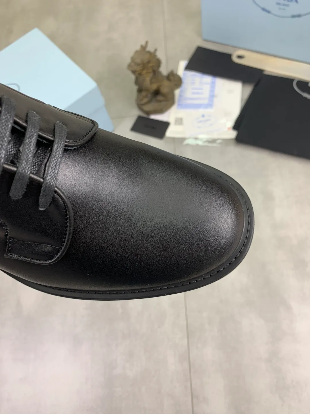 Men's Men's Shoes💰P640💰[New Style] High Quality Water-dyed Niuli 🆘[PRADA] Prada's latest casual business leather shoes for men! Listed simultaneously! The fabric is made of specially imported original calfskin, and the interior is made of imported water-dyed cowhide. It is absolutely luxurious and leads the fashion trend. High-end combination rubber outsole, size: 38-44 (45 and 46 can be customized) 3️⃣ colors available